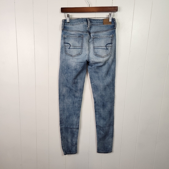 American Eagle Jeans Jegging Crop Super Stretch Low Rise Light Wash Size 2 Long - Picture 3 of 11